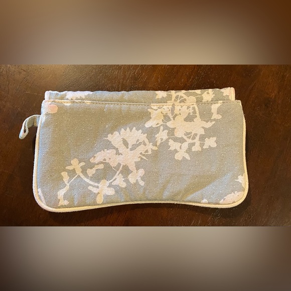 Apple & bee clutch/ makeup bag/wallet - Picture 3 of 6